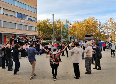 Mnium Organitza Diumenge A Vilafranca Una Ballada De Sardanes Amb La