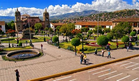 Folclore Eterno Peru Señorial ciudad de Huamanga celebra aniversario