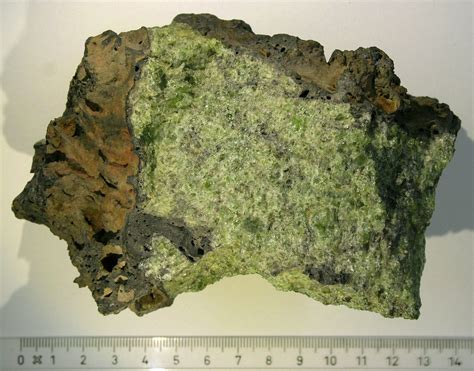 DLR – The mineral olivine