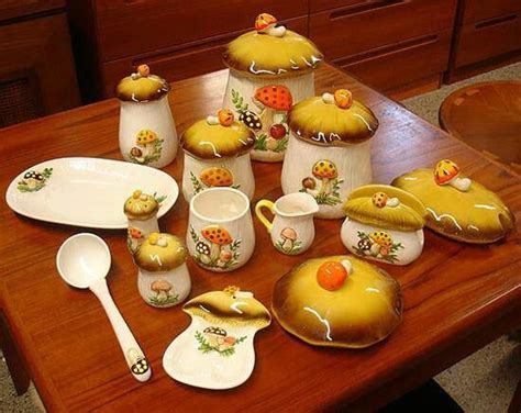 Mushroom Themed Dishware Was Very Popular In The 70s Kitchenware Set