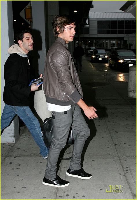 Zac Efron Is Live From New York Photo 1837711 Zac Efron Photos