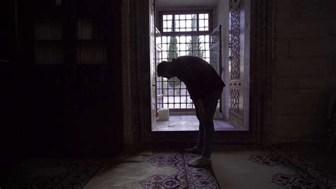 Worship in the mosque. Muslim man praying in mosque. 22971910 Stock Video at Vecteezy