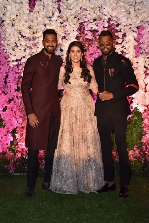 Hardik Pandya Pv Sindhu Raj Thackeray Arrive All Decked Up For Akash