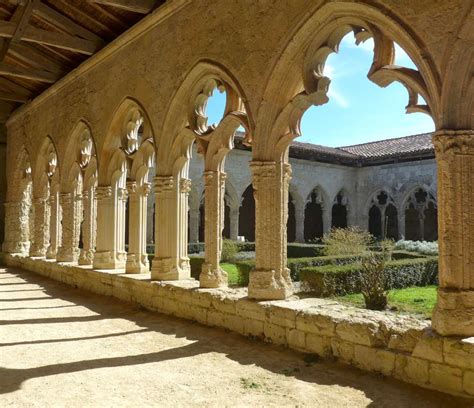 La Romieu Le Village Et Sa Coll Giale Chateau De Mons