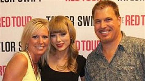 Taylor Swift Groping Court Case Dj David Mueller Admits Photo Is