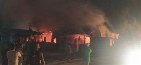 Pareja De Esposos Quemados Por Incendio Afect Casas En Manzanillo