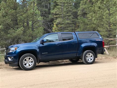 2024 Chevy Colorado Truck Cap - Winne Tallou