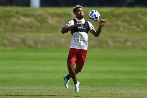 Fortaleza Envia Proposta Para Adquirir Marinho Do Flamengo