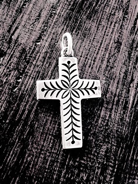 Retired James Avery Sterling Silver Cross Pendant Gem