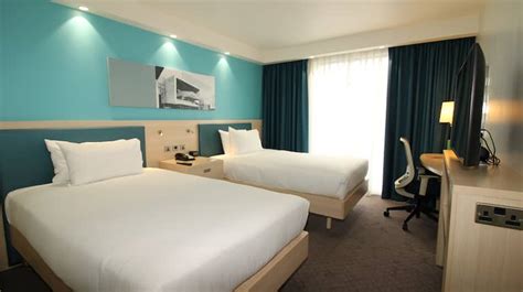 Hampton London Docklands - Hotel near London City Airport