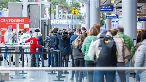 Flughafen Düsseldorf: Paar reist mit gefälschten Coronatests ein ...