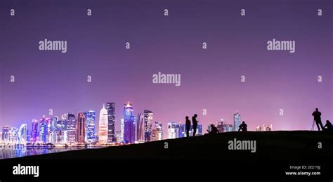 Doha skyline silhouette hi-res stock photography and images - Alamy