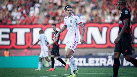 Torcedores do Flamengo criticam time após vitória Pior um jogador