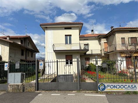 Vendita Appartamento Palazzolo Sull Oglio Trilocale In Via Malogno