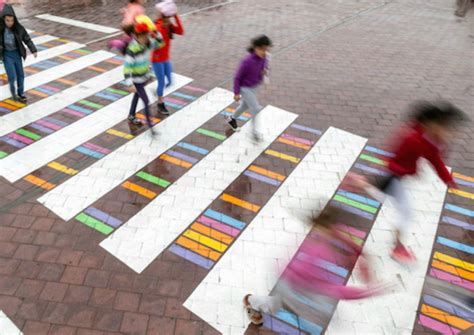 Ruas De Madri Ganham Faixas De Pedestres Divertidas E Coloridas