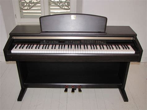 Photo Yamaha CLP 130 Yamaha Clavinova CLP 130 203610 Audiofanzine