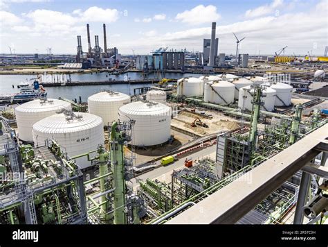 Rotterdam An Overview Of The Neste Refinery On The Maasvlakte