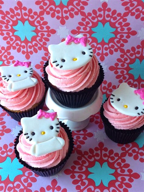 Pink Hello Kitty cupcakes