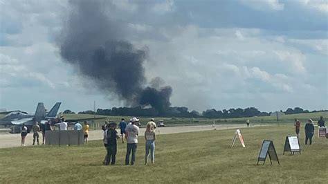 Plane Crashes Near Apartment Complex During Ypsilanti Airshow Wjr Am