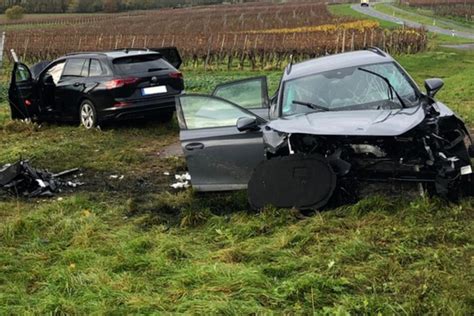 Bernkastel Wittlich Auto Schleudert Bei Frontal Unfall In Gegenverkehr