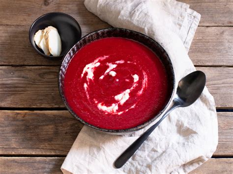 Rote Bete Suppe Mit Meerrettich Und Apfel Rezept Eat Smarter