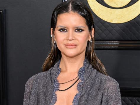 Maren Morris Confidently Embraced The Naked Dress Trend In A Plunging Sparkly Ensemble That Has