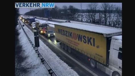 Schnee Chaos In NRW Webcams Zeigen Situation Auf Den Autobahnen