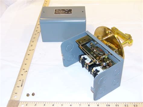 Square D 9038dg7 Float Switch Wmech Alternator 9038dg7