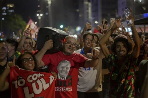 Lula Se Impone A Bolsonaro Por Un Estrecho Margen Con Un De