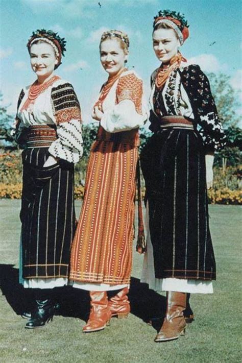 Pin on украина | Ukrainian clothing, Ukrainian dress, National clothes