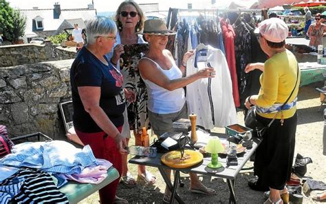 Chapelle De Perros Hamon Une Brocante Bien Fr Quent E Ploubazlanec