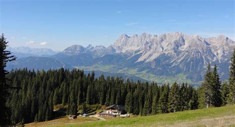 Datei Dachstein mit Bischofsmütze Ansicht von der Planai aus