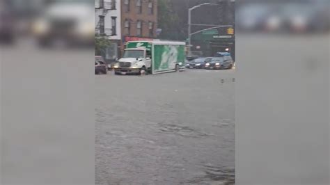 Las Inundaciones En Nueva York Colapsan La Ciudad Tras La Declaración