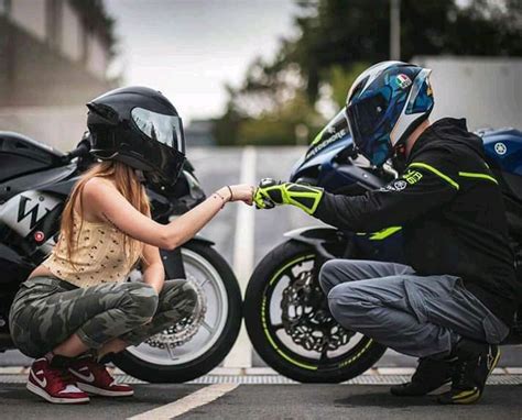 Pin By Dj On Sport Bikes Biker Couple Biker Photoshoot Bike Couple