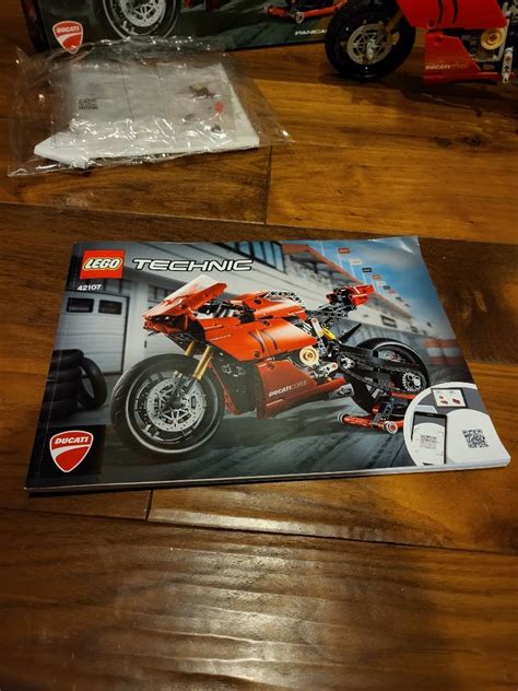 Lego Technic Ori Ducati Panigale V4r Sudah Rakitan Lengkap Dengan Box Dan Manual Book Toys