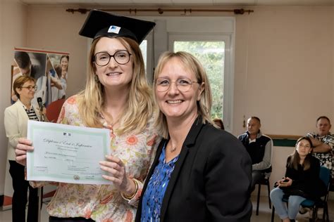 Remise des diplômes aux nouveaux infirmiers et aides soignants La