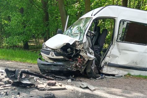 Tragiczny wypadek na DK 60 Kierująca Yarisem wjechała w busa