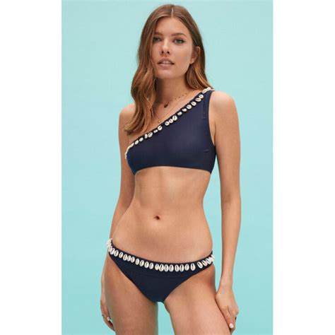 Hot Sexy Elle Nicoletti Bikini Pics