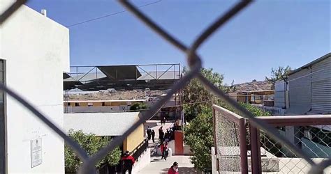 PADRES DE FAMILIA DEL COLEGIO EL ALTIPLANO EXIGEN AMPLIACIÓN DE LA