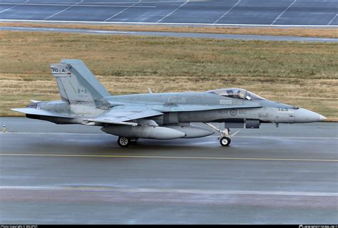 188729 Royal Canadian Air Force McDonnell Douglas EF 18A Hornet Photo