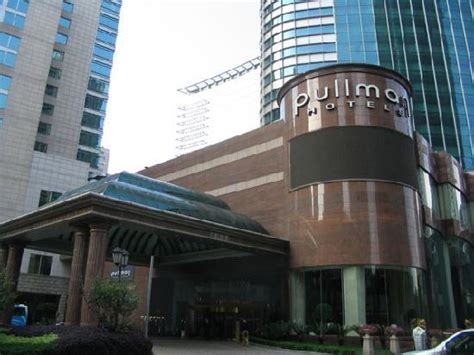 Pullman Shanghai Skyway Hotel - The Skyscraper Center