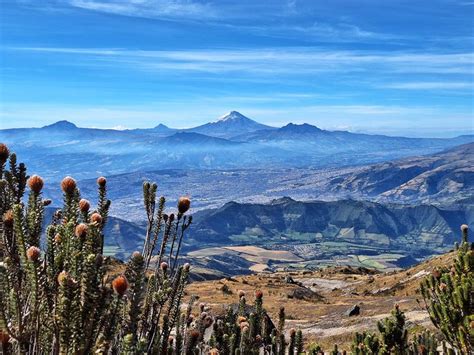 Quito and its volcanoes, Ecuador - Photo by Raúl Yépez Collantes in ...