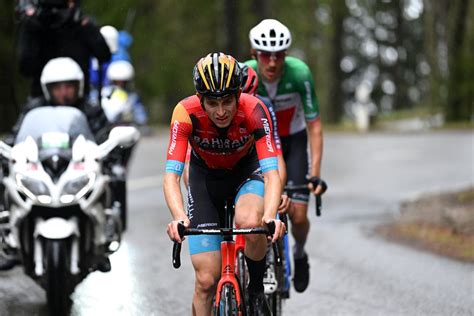 Gino Mäder resuscitated after terrifying Tour de Suisse crash | Cycling ...