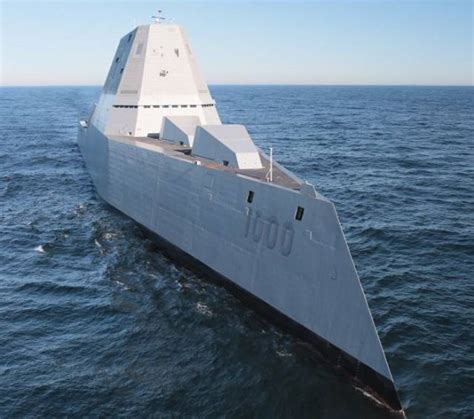 World Of Technology: This Gigantic Vessel Is the Largest Stealth Destroyer the U.S Navy Has Ever ...