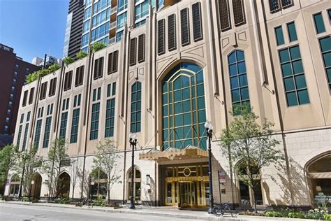 The Pinnacle Condos For Sale Browse Chicago River North Condominiums