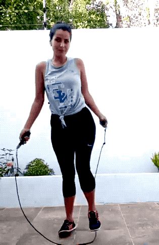 Jump Ropes Just Add An Extra Bounce To These Girls 22 Gifs Izispicy