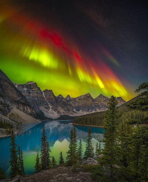 Moraine Lake Mountains Reflections Northern Lights Banff N Flickr