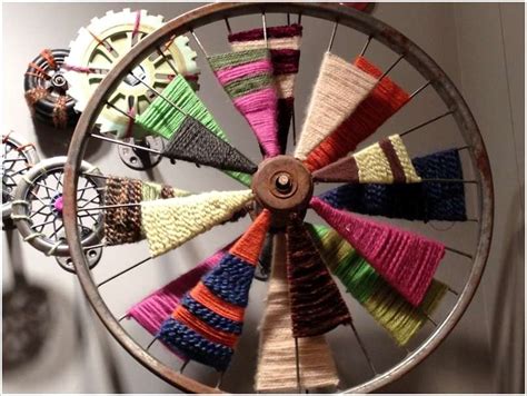 10 Amazing Ideas to Decorate Your Home with Wagon Wheels