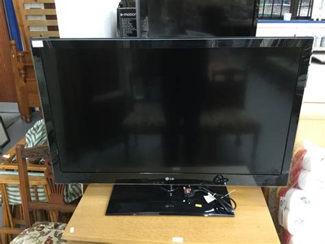 Lot 4 Lg 42 Flat Screen Television Model No