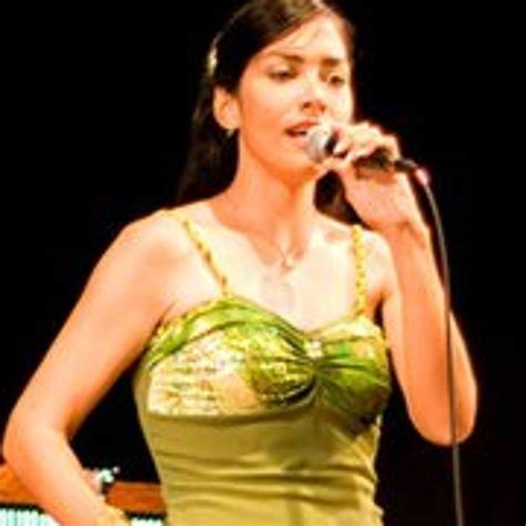 Stream Gabriela Carolina Muñoz music Listen to songs albums